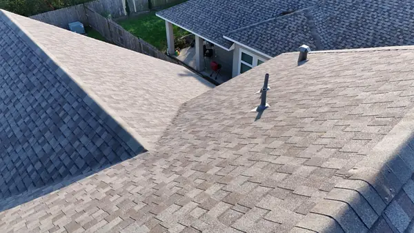 Ridge vent over the garage on a new Houston, TX roof