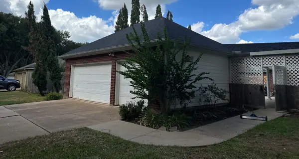Garage side of a replaced roof in Pecan Grove, Richmond