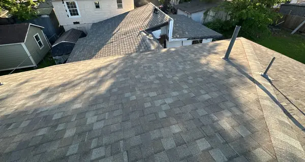 Georgetown Gray laminate roof on a Northside Houston home in 77009