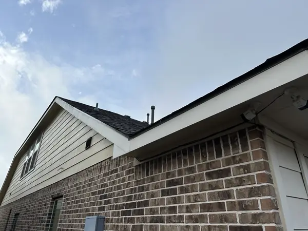 Side slope of a new laminate roof in Richmond