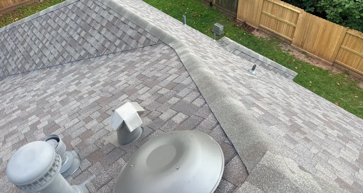 Weatherwood laminate roof on a one-story Missouri City home in 77459