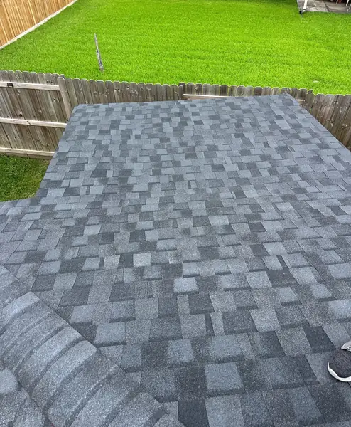 Low-slope section finished in black modified bitumen