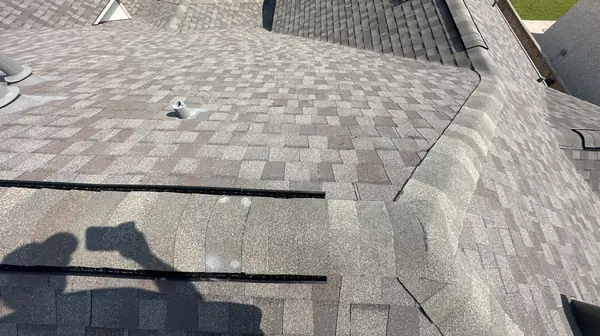 Ridge cap and valley on a new Pearland, TX roof