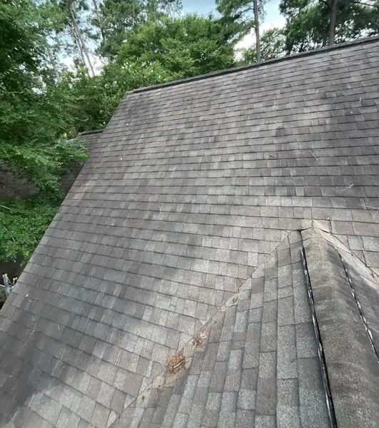 Front slope of a new laminate roof in Hockley 77447